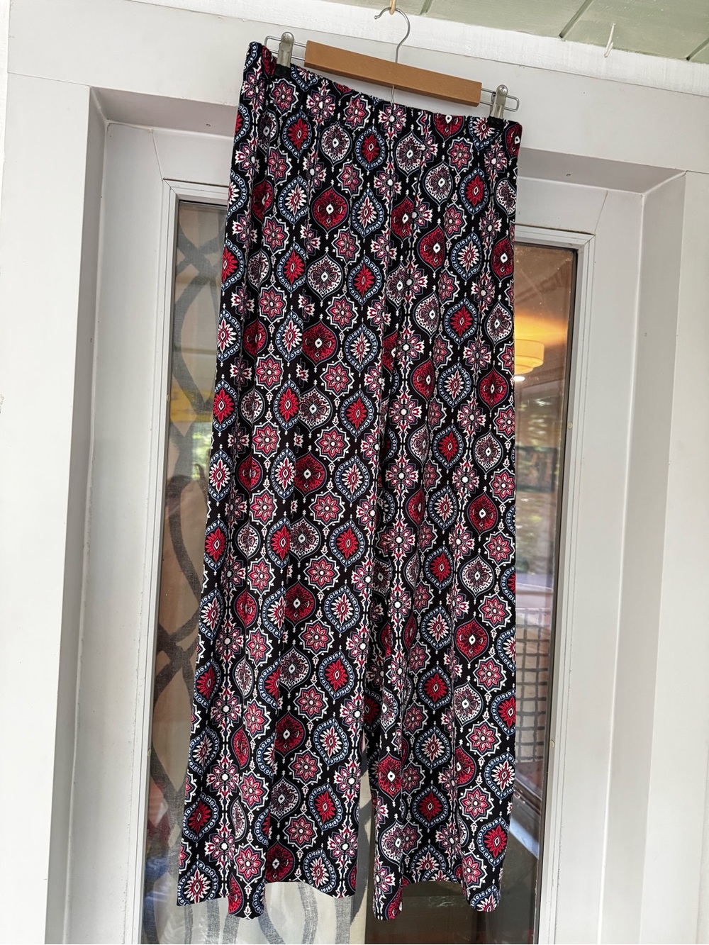 Black and Red Printed Womens Wide-Leg pull-on pants